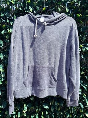 4/$25 • Te Verde Soft Gray Waffle-Knit Hoodie with Drawstring